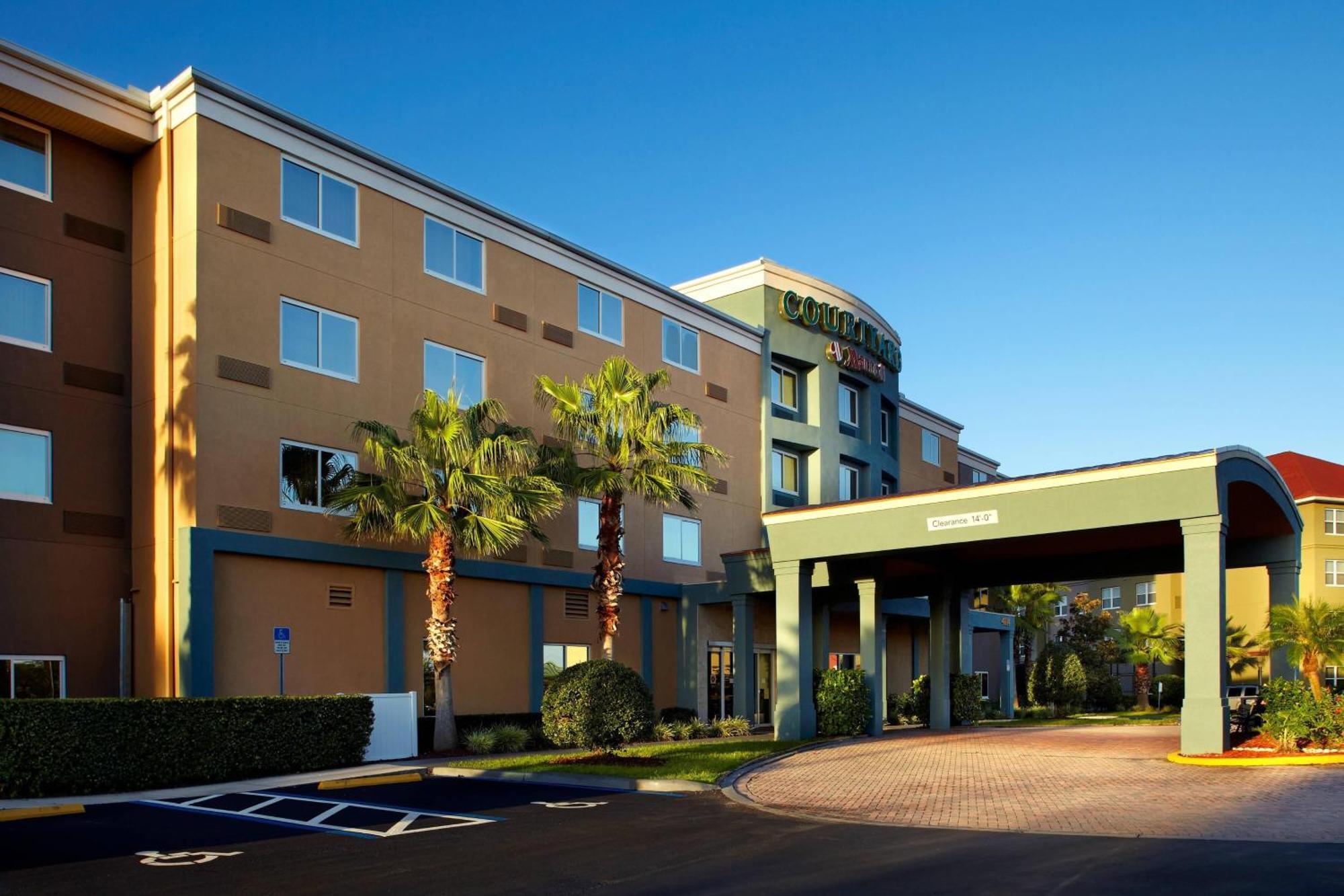 Отель Courtyard Tampa Олдсмар Экстерьер фото