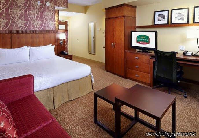 Отель Courtyard Tampa Олдсмар Экстерьер фото